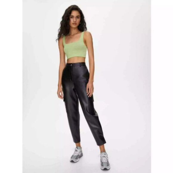 Aritzia Wilfred - Modern Vegan Leather Cargo Pant - SZ 4 - Picture 8 of 17